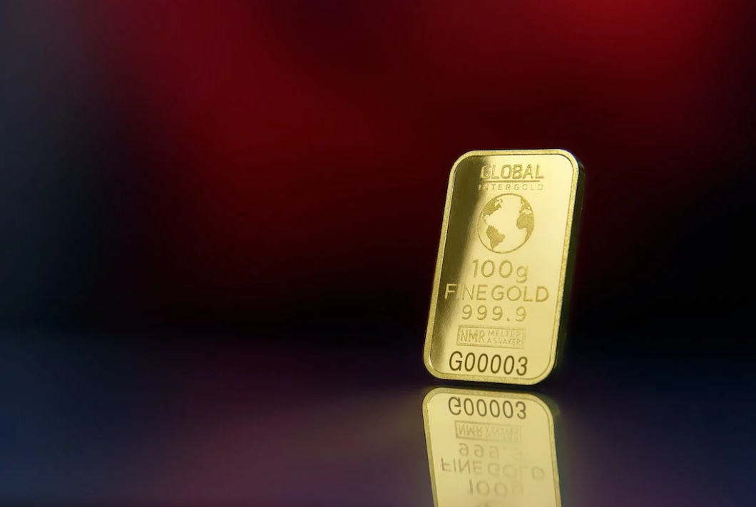 الذهب يتداول حول منطقة 1925 دولارًا ، والأنظار تتجه نحو اجتماع اللجنة الفيدرالية للسوق المفتوحة